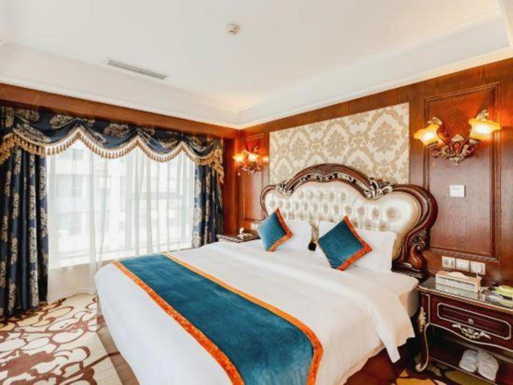 Chengdu French Theme Gold Palace Exterior photo